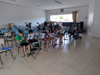 Prefeitura oferece aulas de música para alunos luminarenses