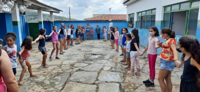 Crianças participam de ação realizada pelo CRAS